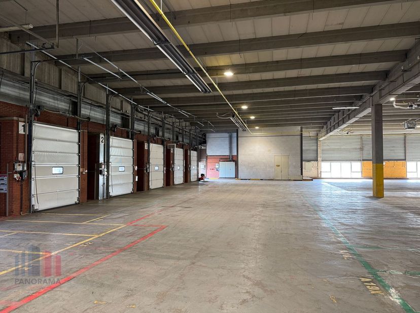 Fantastique entrepôt logistique d'une superficie de 12.000 m² (extensible à 15 370 m²) à louer dans la zone industrielle de Hoogveld, à proximité de l