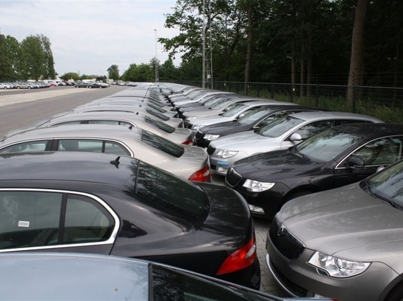Parking très spacieux dans un endroit pratique !<br />
<br />
Emplacement :<br />
Très bien situé le long de l'A12/ Boomsesteenweg.<br />
Situatio