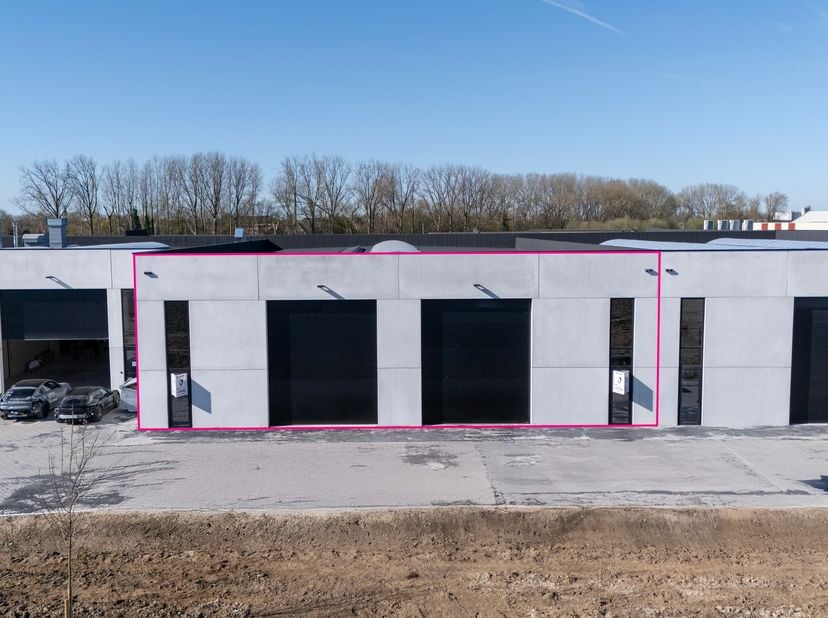 Bedrijfsvastgoed te huur in Filliersdreef 44,
                    9800 Deinze