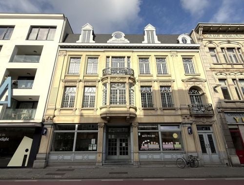                                        Bureaux à louer à Mechelen, € 6.653
