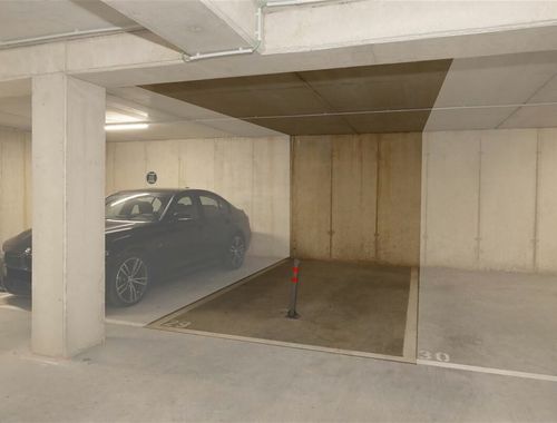                                        Place de stationnement à louer à Hoeselt, € 50
