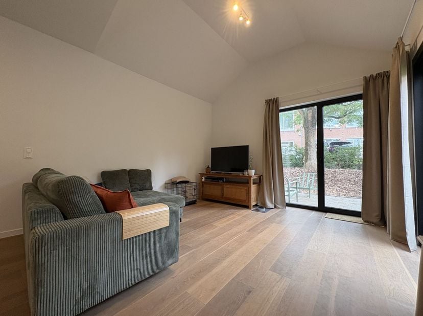 Maison récente et spacieuse avec 2 chambres, dans un cadre agréable ! <br />
<br />
Situation : très bien située, avec de bonnes liaisons (communes en