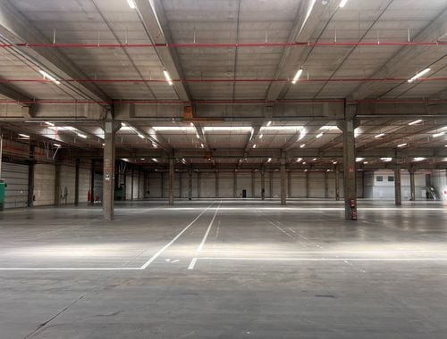                                         Entrepôt sans bureau à louer à Sint-Niklaas, € 21.570,50
