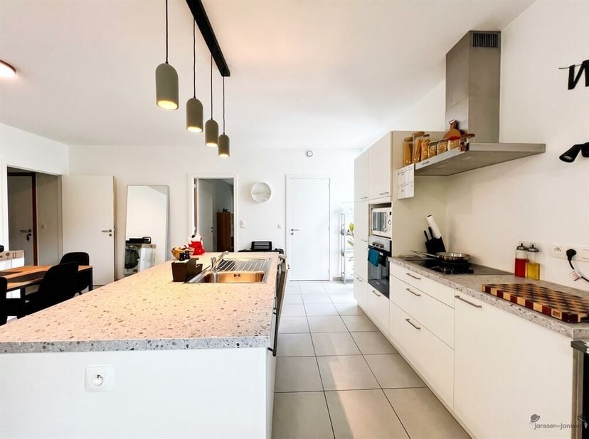 Magnifique appartement neuf et économe en énergie au coeur de Hamme  <br />
Cet appartement luxueux est situé dans un petit complexe résidentiel (Kerc