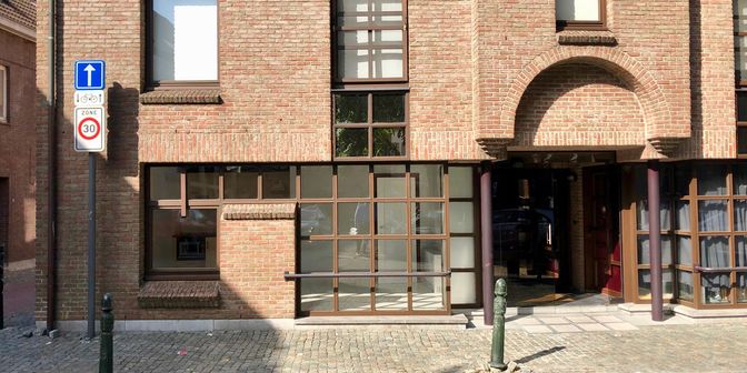 Bedrijfsvastgoed te huur in Kerkplein 12A., 9900 Eeklo