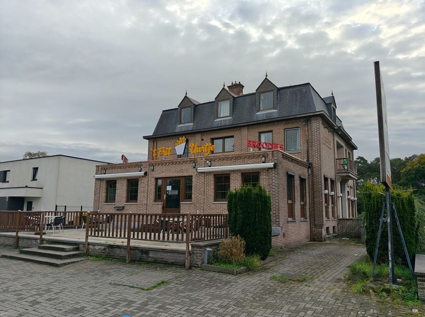 Bien professionnel à vendre
                    à 3590 Diepenbeek