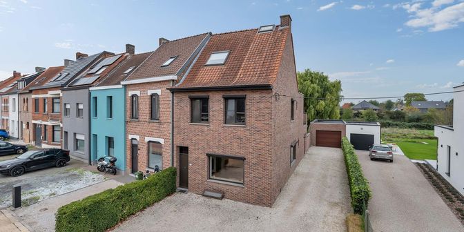 Huis te koop in Karel Picquélaan 72, 9800 Deinze