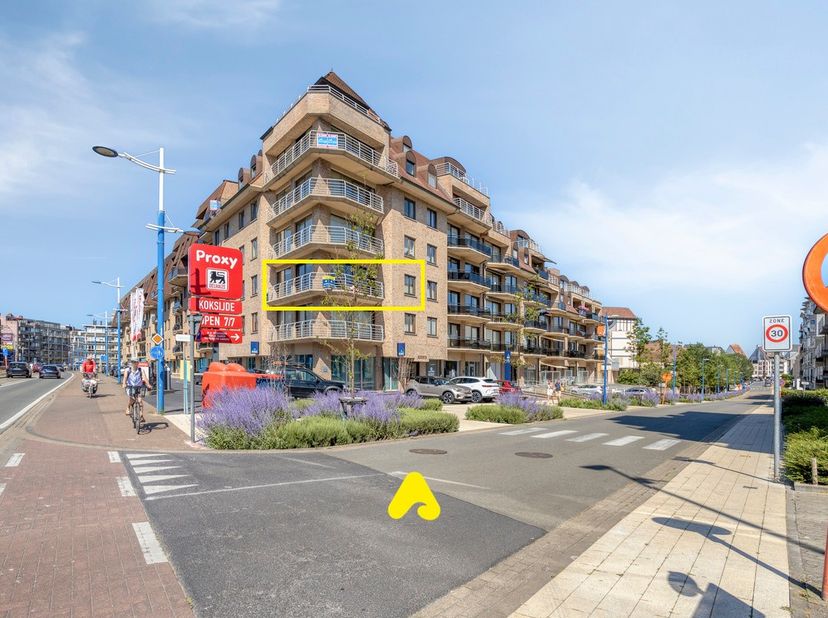 Ontdek dit prachtige, ruime woonappartement in Residentie Adonis, gelegen in het centrum van Koksijde en op 250m van het strand.<br />
<br />
Het appa