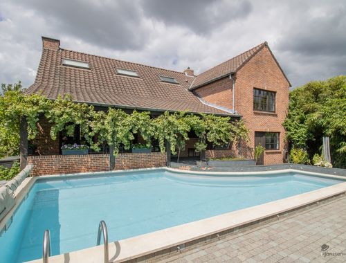                                         Maison à vendre à Lille, € 495.000

