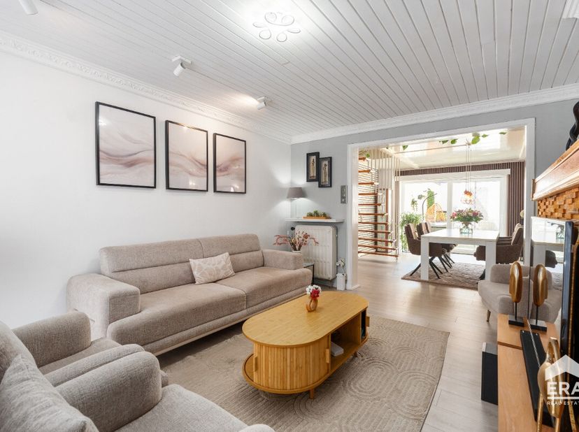 Huis te koop in Victor Witterzeelstraat 23,
                    9472 Iddergem