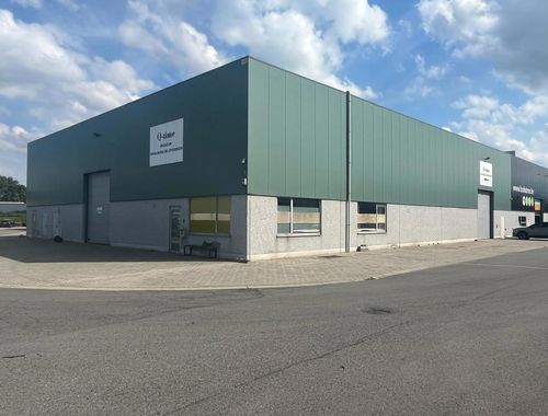                                         Entrepôt à louer à Wommelgem, € 6.300

