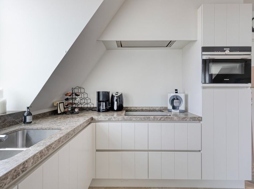 In Duinenwater, meer bepaald in één van de charmante en kleinschalige villaresidenties, bevindt zich dit instapklare 1-slaapkamerappartement van ca. 7