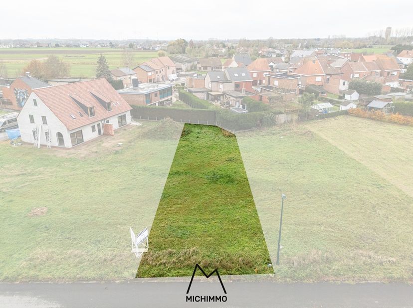 Bouwgrond voor halfopen bebouwing, volgende afmetingen:&amp;nbsp;<br />
<br />
462,03 m²<br />
11 meter breed vooraan<br />
7,44 meter breed achteraan<br