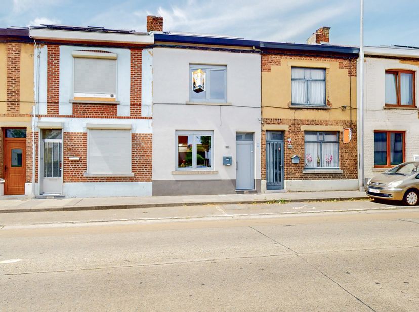 Huis te koop
                    in 7130 Battignies