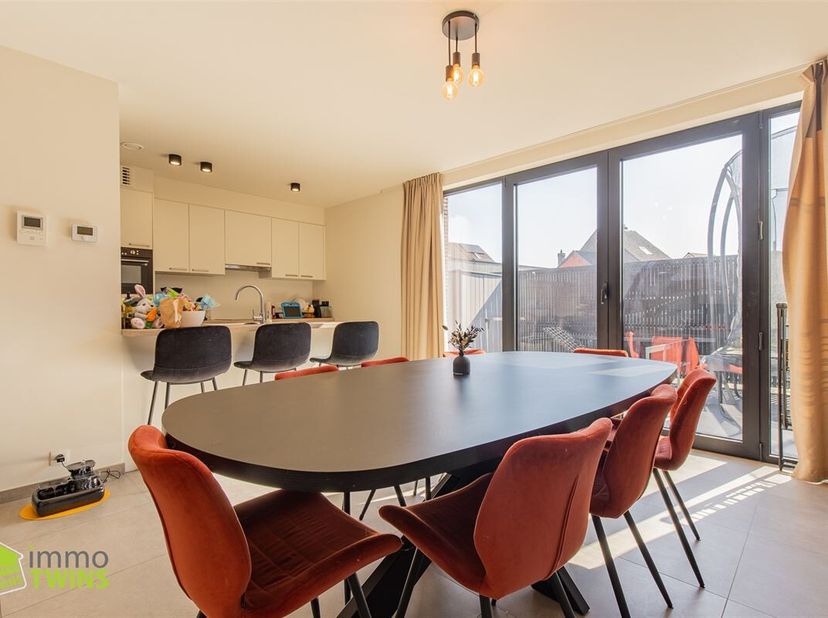 Modern gelijkvloers appartement met terras en staanplaats te Grembergen bij Dendermonde. Dit appartement maakt deel uit van een kleinschalige resident