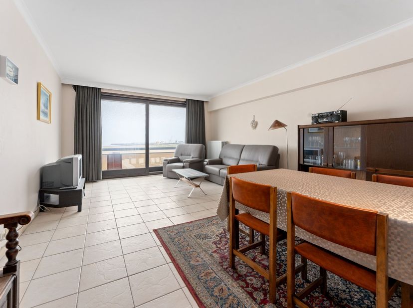 Dit gemeubeld appartement is gelegen op de tweede verdiep van de residentie Zeewende en beschikt over een oppervlakte van 88m².  Er is een nachthall d