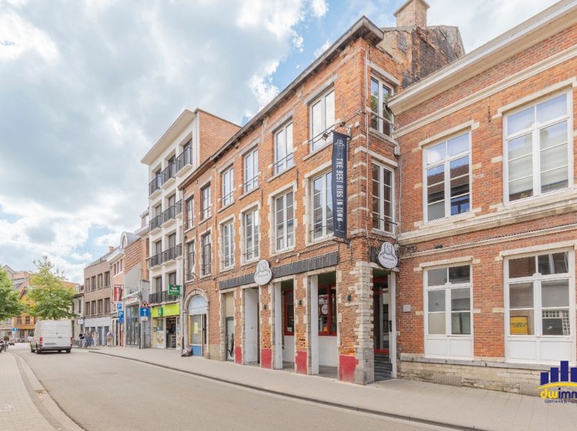 Bien professionnel à remettre à Tiensestraat 82,
                    3000 Leuven