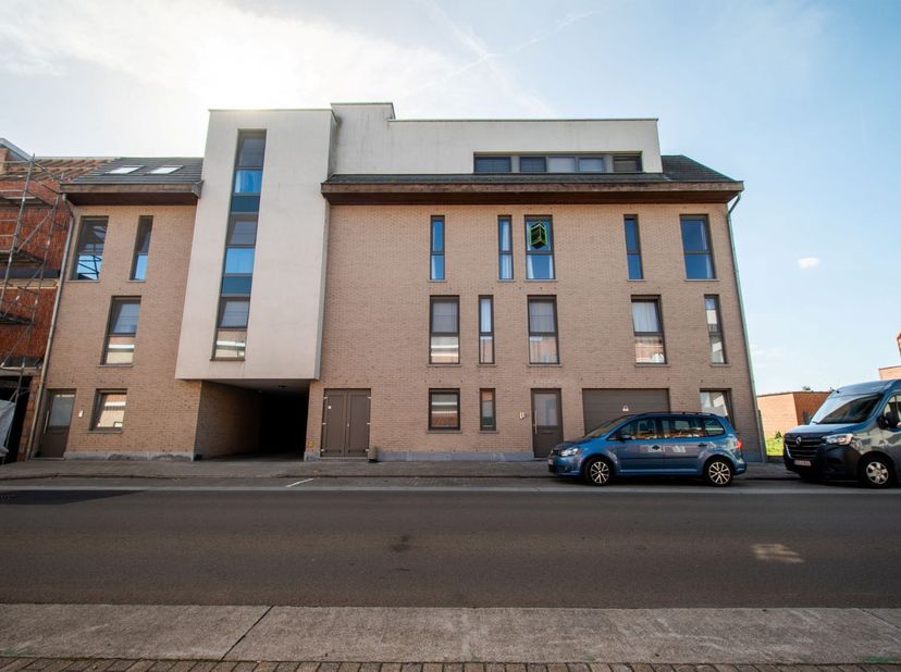 Appartement te koop in Oostrozebeeksestraat 17 bus 202,
                    8710 Ooigem