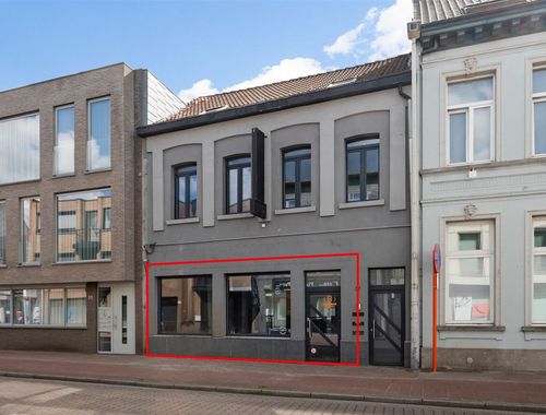                                        Rez-de-chaussée commercial à louer à Kapellen, € 700
