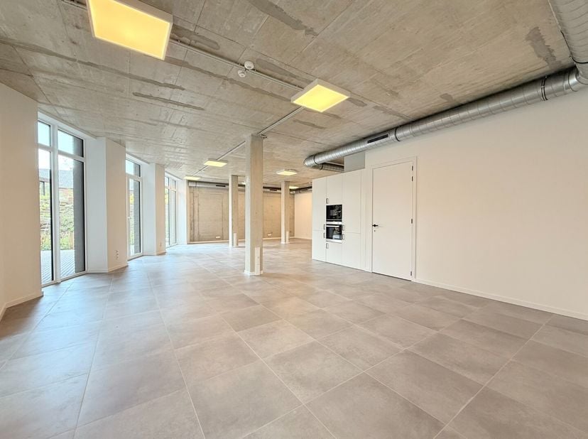 Cherchez-vous un espace de bureau pratique et bien situé dans la région de Louvain ? Alors cet espace de bureau clés en main d'environ 100 m² dans la