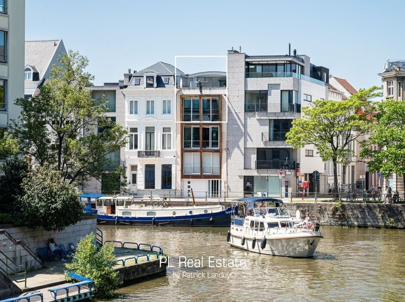 ***** Luxueus duplex penthouse met iconisch Leiezicht &amp;amp; solarium/dakterras *****<br />
<br />
Op een discreet prestigepunt waar ‘De Duiker’ en de