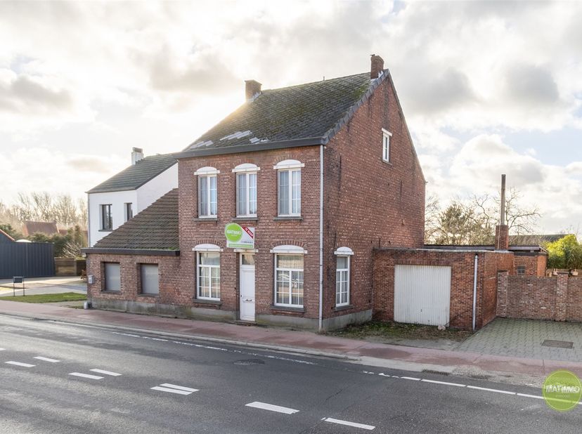 Authentieke gezinswoning met karakter en potentieel in Balen<br />
<br />
In een rustige omgeving in Balen vindt u deze open bebouwing (bouwjaar 193