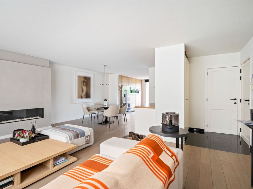 Magnifique appartement en duplex (2 chambres) avec terrasse spacieuse et finitions de qualité au cœur d'Herentals.<br />
Ce duplex élégant et excepti