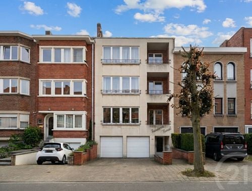                                         Appartement à louer à Auderghem, € 1.400

