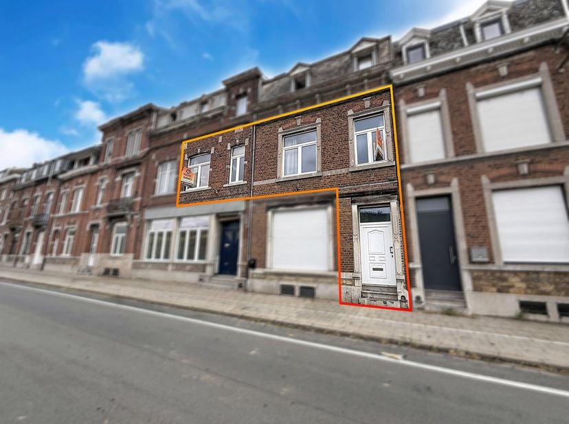 Nigel IMMO a le plaisir de vous présenter ce spacieux appartement développant une généreuse superficie de 126 m² (d’après PEB). Un bien aux beaux volu