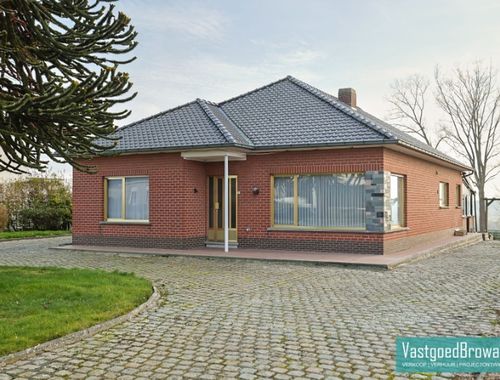                                         Maison à vendre à Sint-Kornelis-Horebeke, € 395.000
