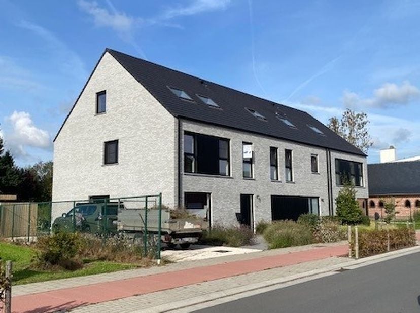 Huis te huur in Veldekensstraat 286,
                    9240 Zele