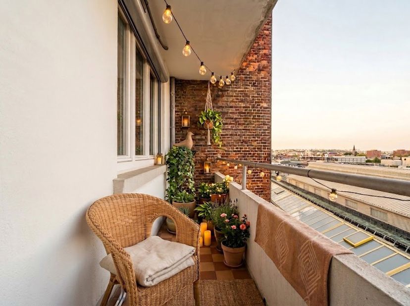Info: bruxelles.ouest@weinvest.be of 02 315 77 22<br />
Ontdek zonder uitstel dit ruime duplexappartement gelegen op de 3de en 4de verdieping van een