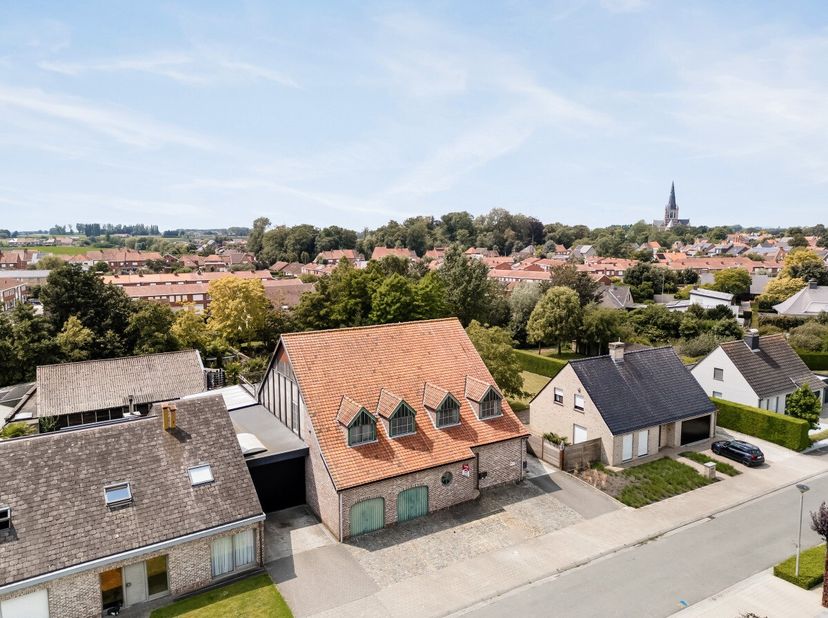 [[ CE BIEN PARTICIPE À LA JOURNÉE MAISONS OUVERTES ERA LE 13/6 DE 13:00 À 14:00 ]] Maison avec hangar et jardin à DadizeleLa maison de 160 m² est parf