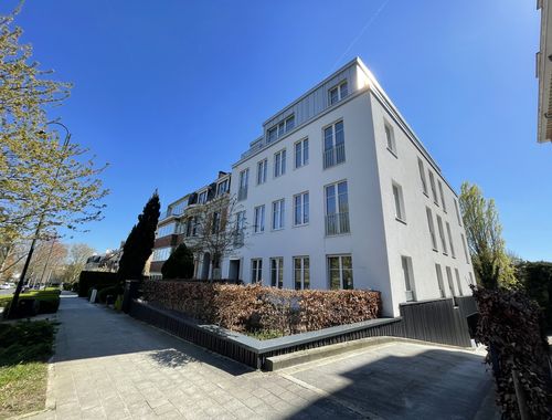                                         Appartement à louer à Woluwe-Saint-Pierre, € 3.500
