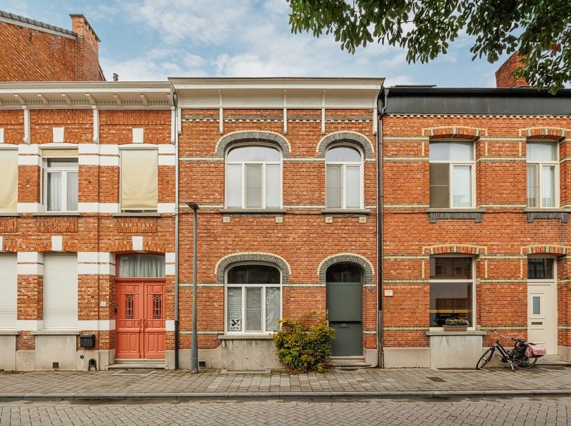 Huis te koop in Deken Adamsstraat 24,
                    2300 Turnhout