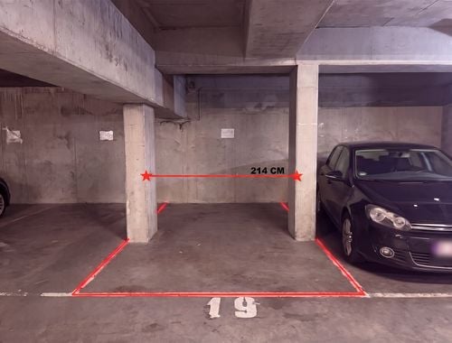                                         Staanplaats te koop in Brussel, € 25.000
