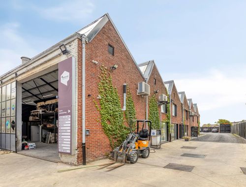                                         Bureaux à louer à Roeselare, € 550
