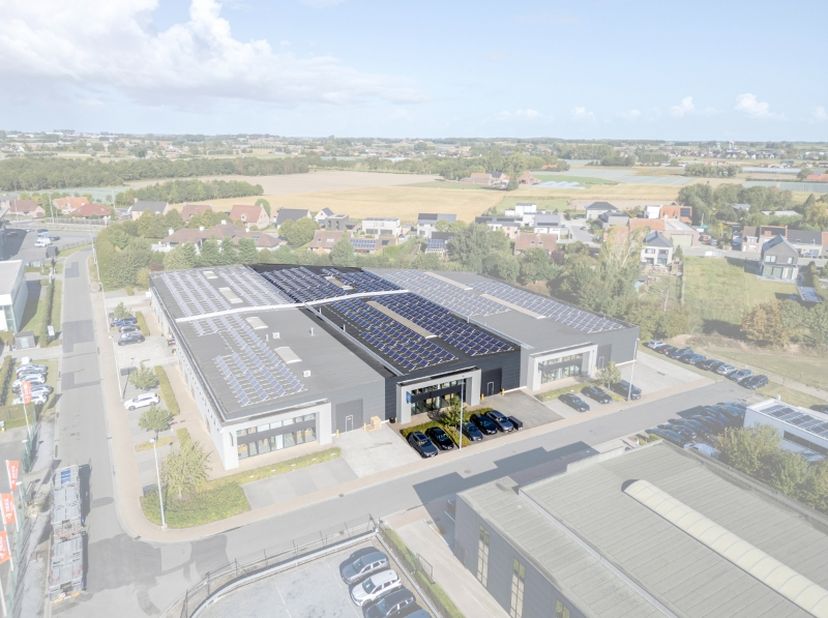 Bedrijfsvastgoed te huur in Beversesteenweg 618,
                    8800 Roeselare