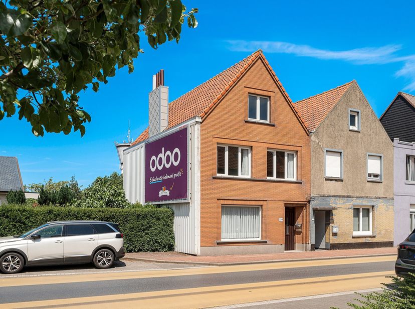 Charmante woning in een geliefde omgeving op slechts enkele minuten van Duinenwater en centrum-Knokke. Het Albertstrand bevindt zich op slechts enkele