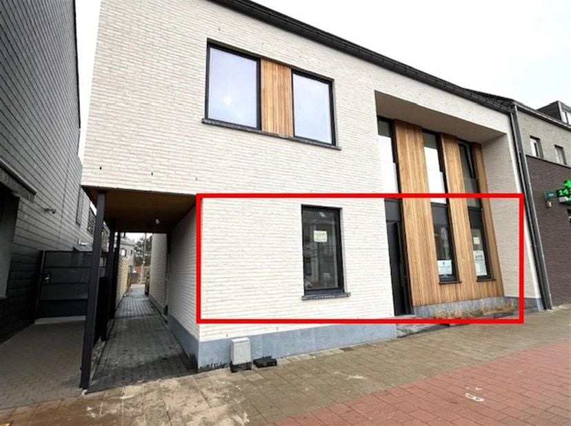 Bel appartement de 2 chambres récemment construit avec parking.<br />
Ce nouvel appartement moderne situé près du centre de Poederlee est actuellement