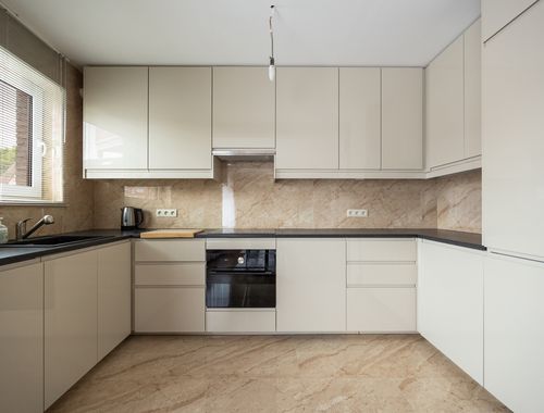                                         Gelijkvloers app. te koop in Hoogstraten, € 299.000
