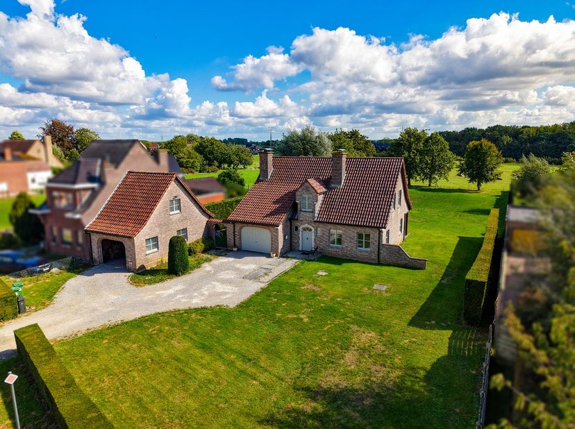 Maison à vendre à Buke 121,
                    9620 Zottegem