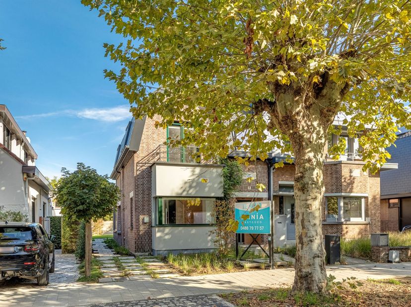 Maison à louer à Edmond Thieffrylaan 89,
                    2640 Mortsel