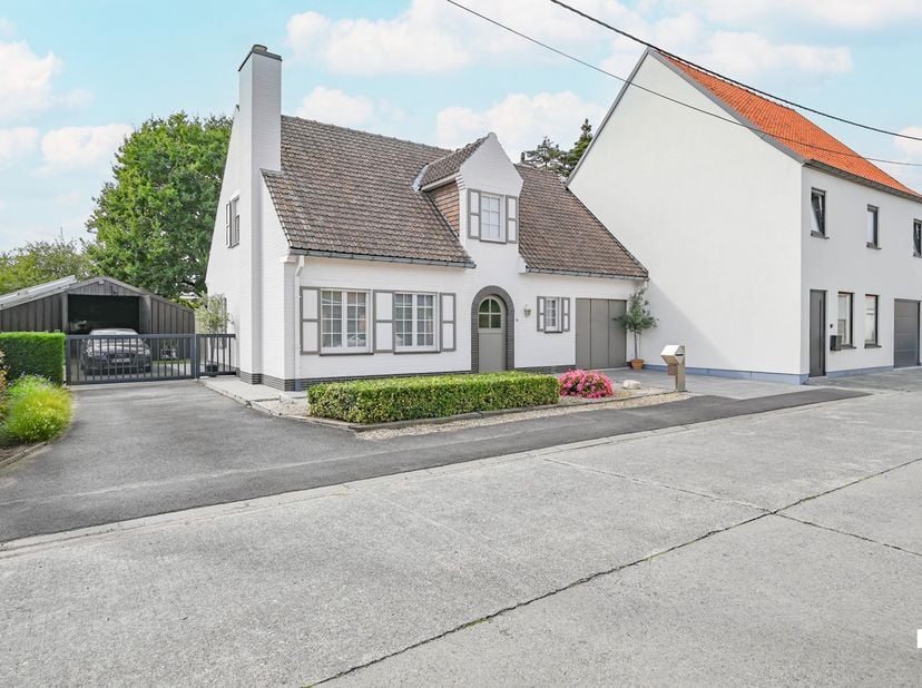 Huis te koop in Oude Kassei 10,
                    8791 Desselgem
