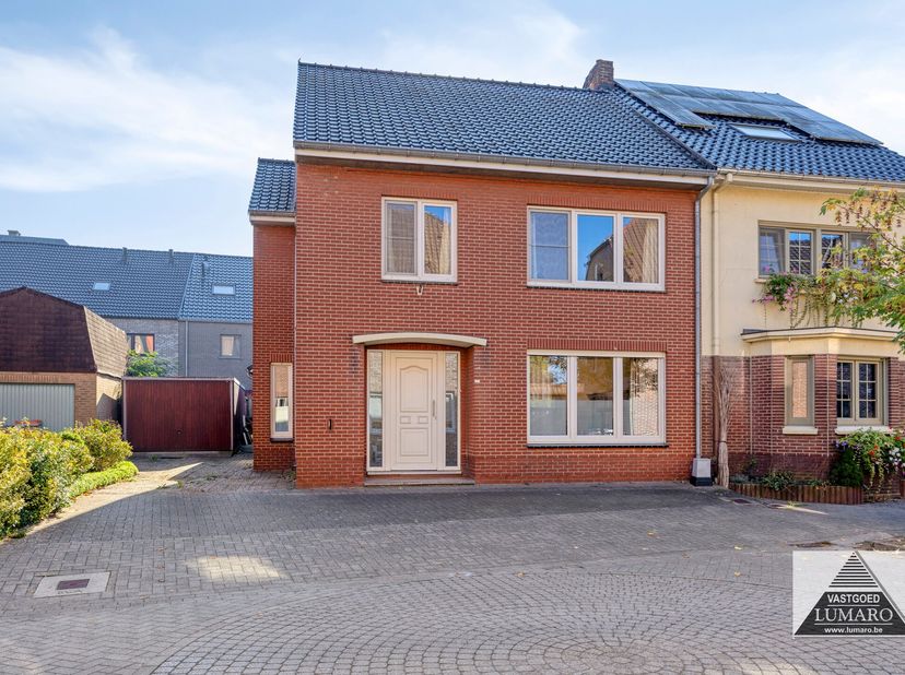 Huis te koop in Senator G. Ruttenstraat 47,
                    3650 Stokkem