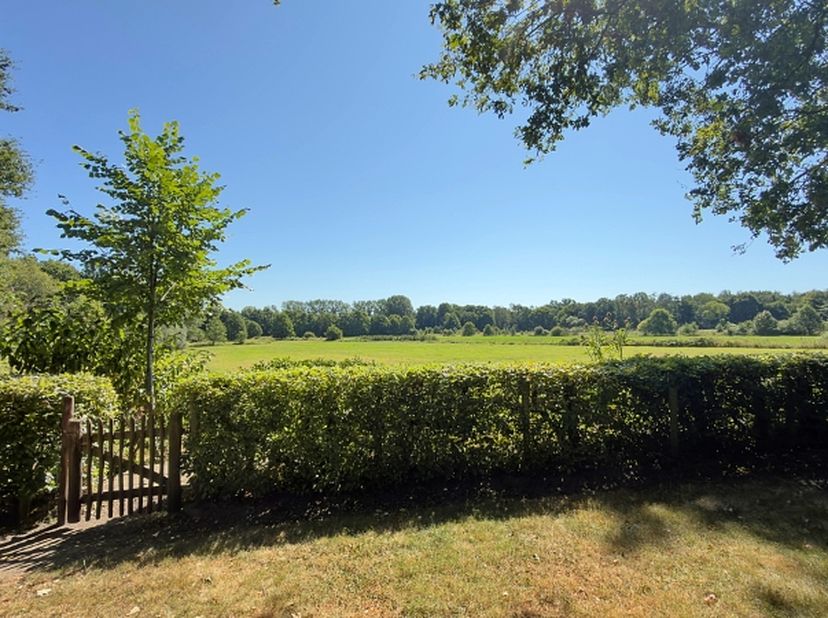 Itegem - Exclusieve villa van 540m² in authentieke stijl met praktijk-kantoorruimte op 17 are met zeer mooi landelijk vergezicht op de Netevallei en m
