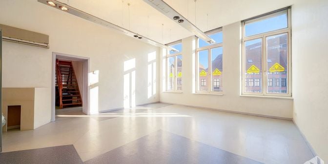 Bien professionnel à vendre à Place de Lille 4, 7500 Tournai