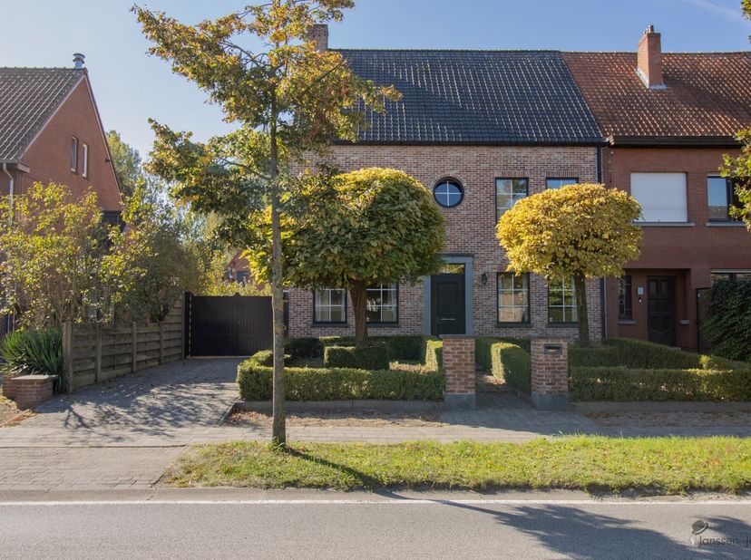 Huis te koop in ,
                    2390 Westmalle