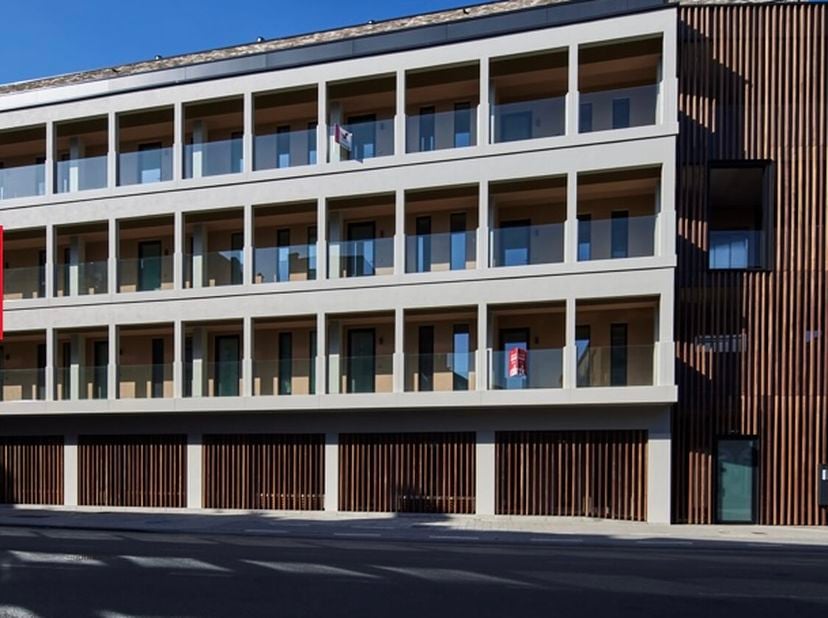 <br />
Gelijkvloers BEN- appartement<br />
zonnepanelen aanwezig<br />
Een prachtig gelijkvloers appartement in het centrum van Hasselt, aan de kleine