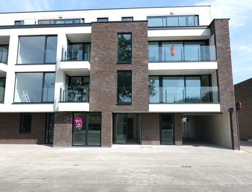                                         Appartement te huur in Sint-Pieters, € 975
